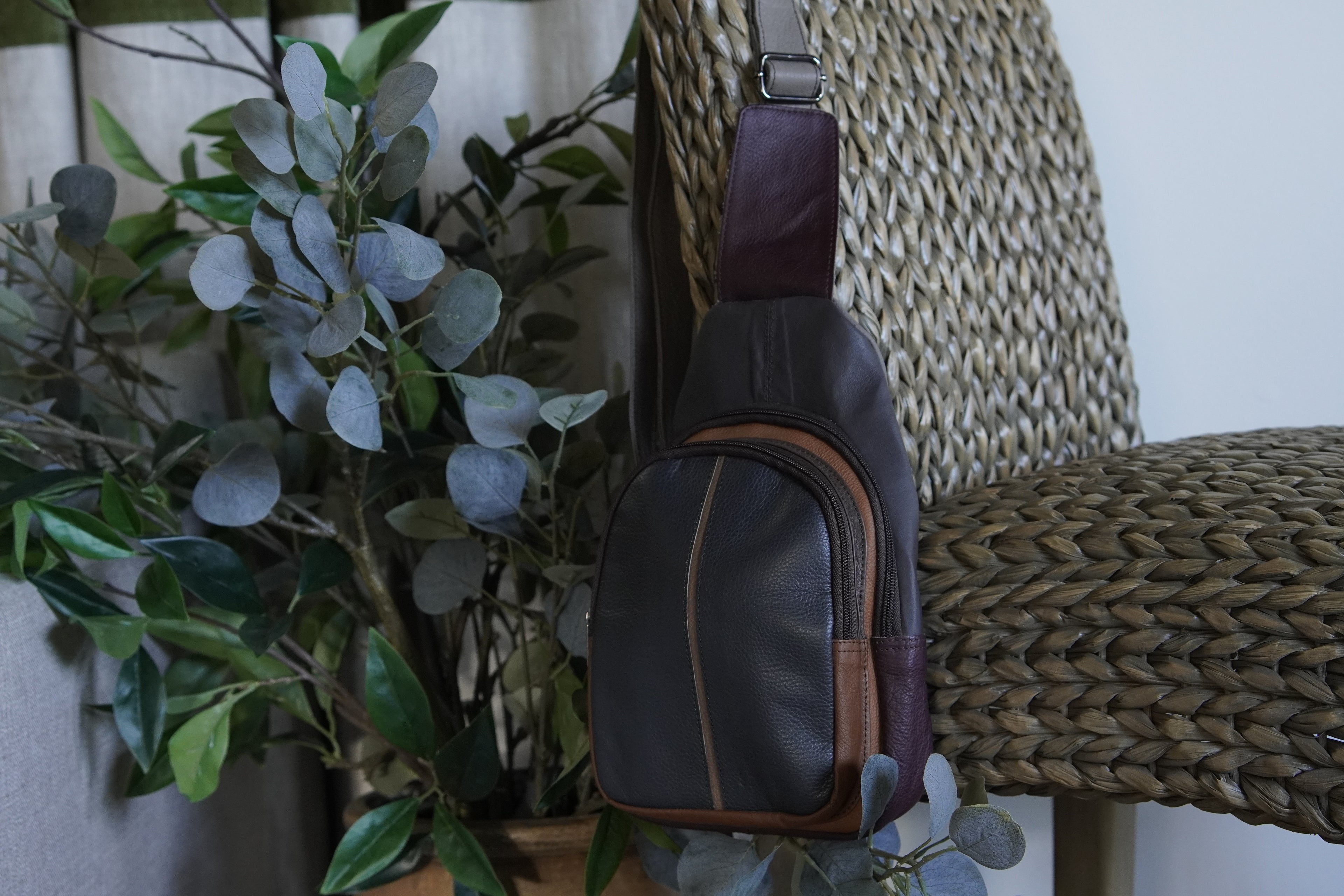 Greg Sling Bag