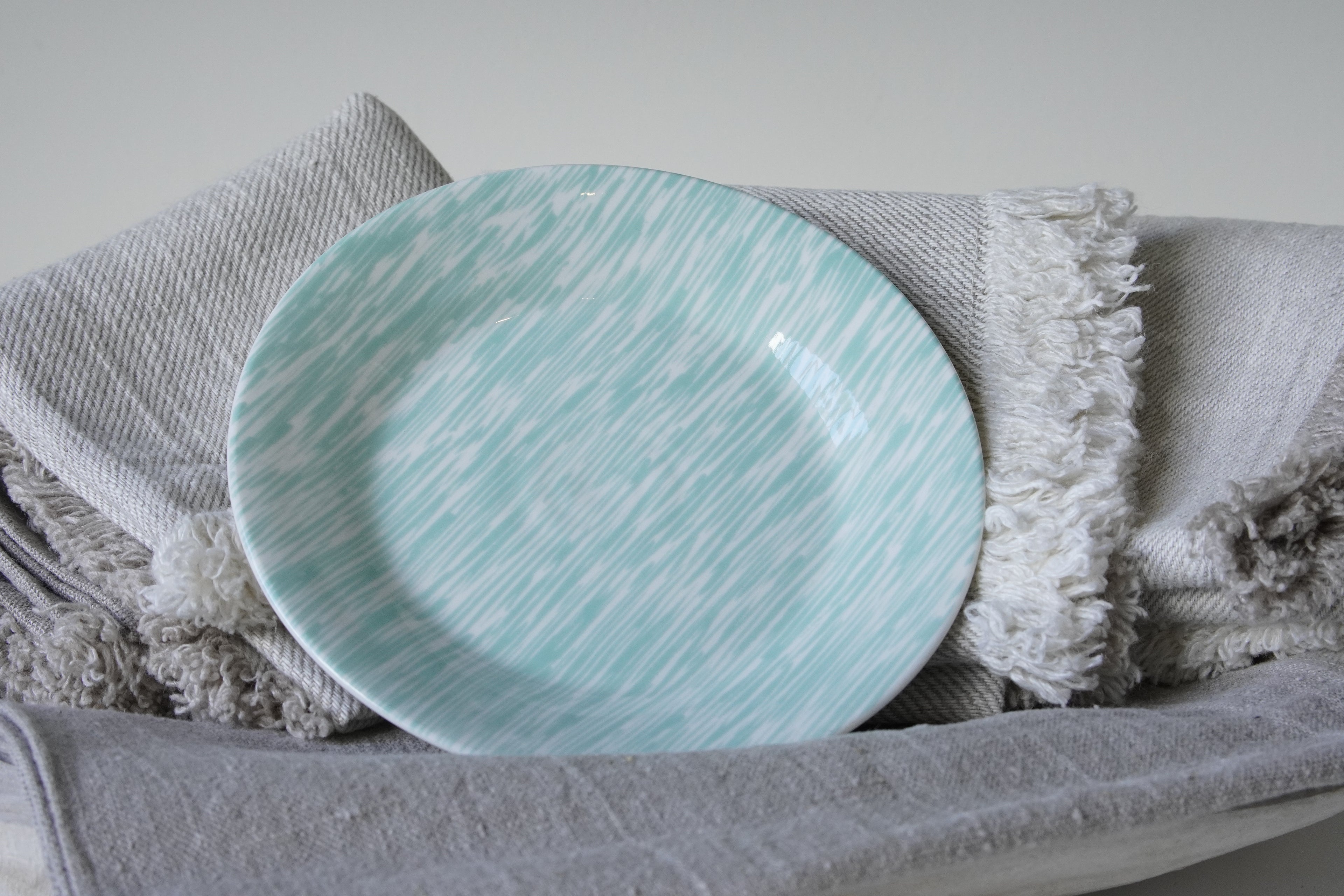 Pacific Mint Plate 9.3” set of 6